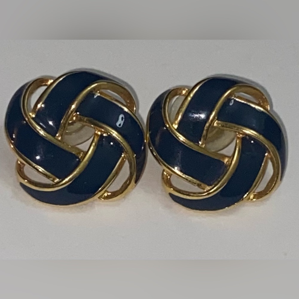 Napier Signed Vintage Gold Tone Navy Blue Enamel Earrings!